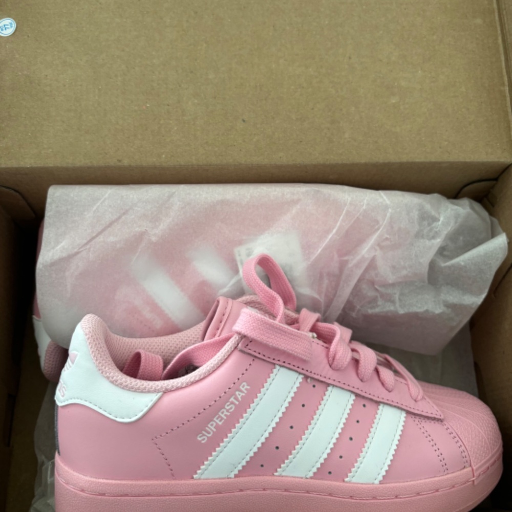 Adidas - Picture 2 of 3